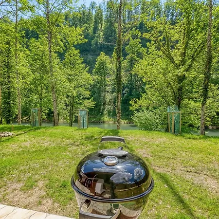 Riverside Stari Malni Kolpa Chalet *