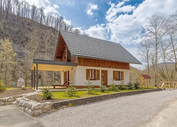 Riverside Stari Malni Kolpa Dağ evi