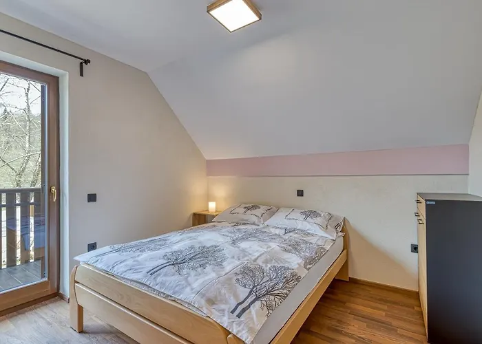 Riverside Stari Malni Kolpa Dağ evi *